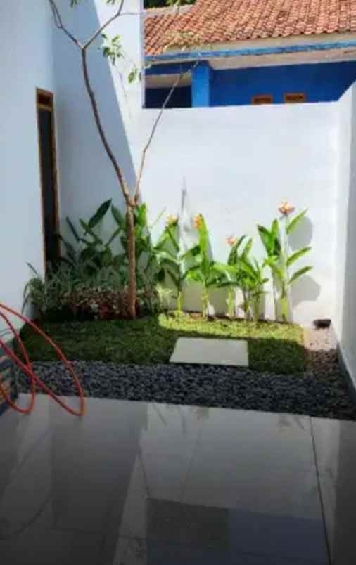 dijual rumah jln cisoga hegarmanah