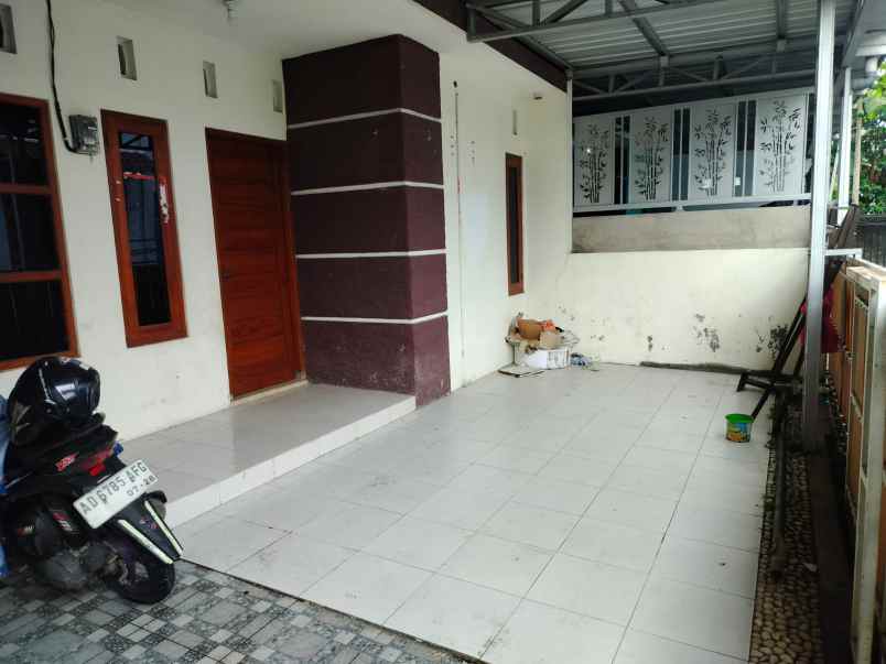 dijual rumah joho