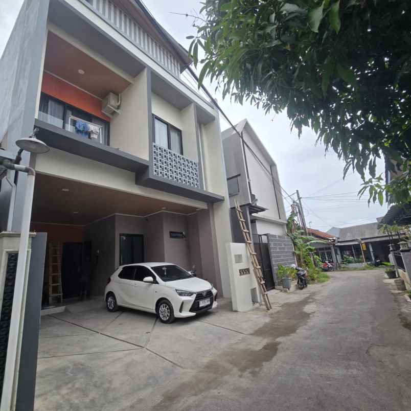 dijual rumah kaliurang km 6