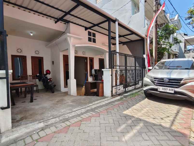 dijual rumah karah agung