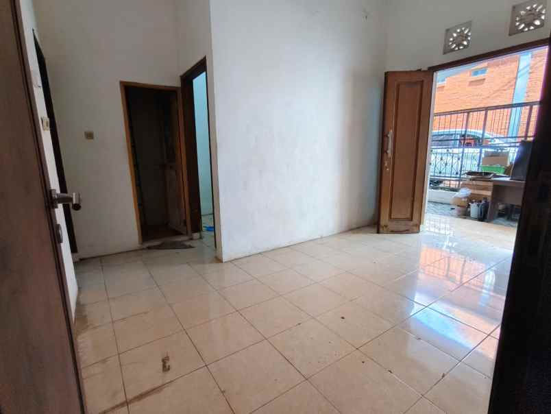 dijual rumah karah agung