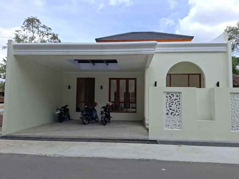 dijual rumah karanganyar wedomartani