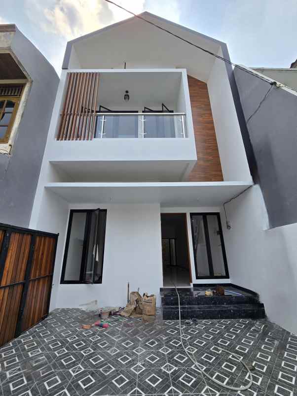 dijual rumah kav dki