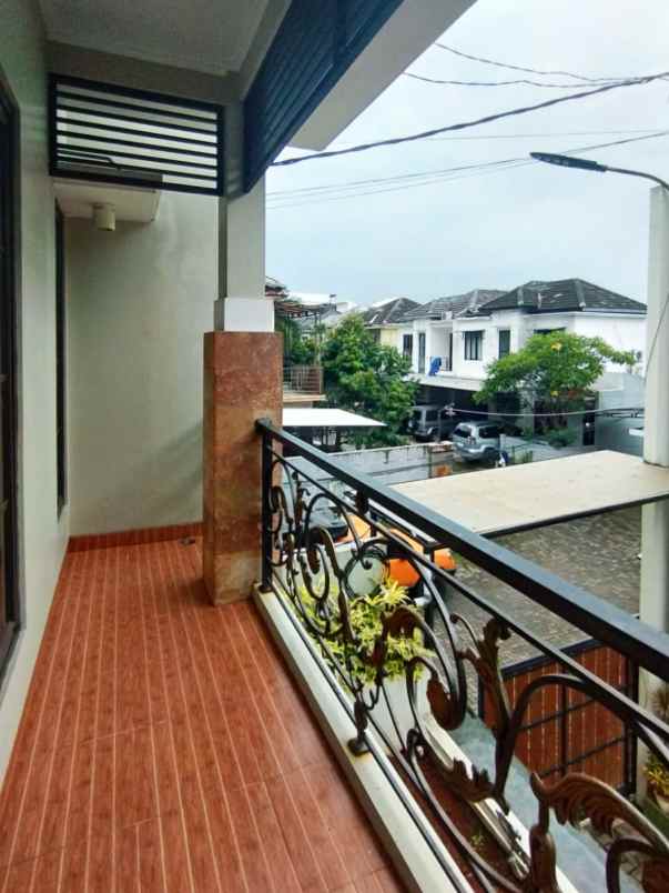 dijual rumah kebagusan