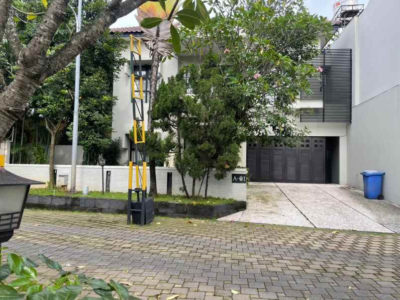 dijual rumah kebagusan