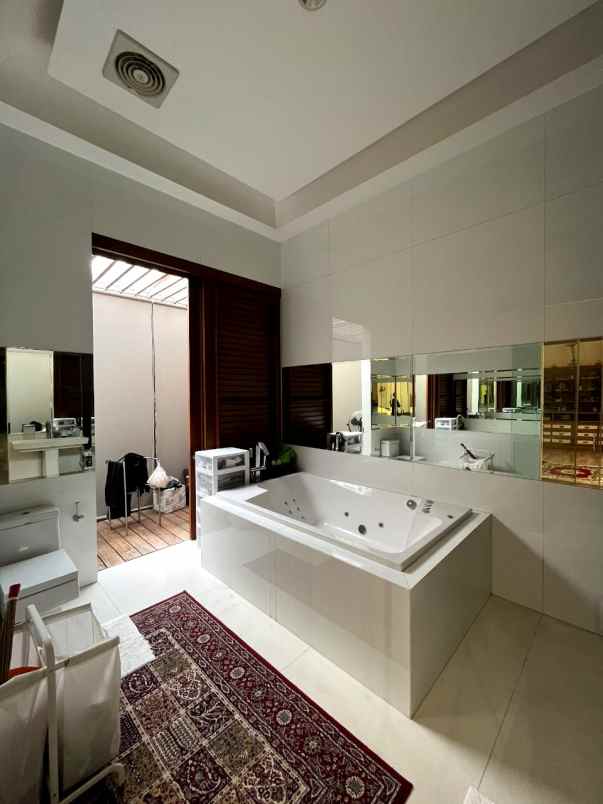 dijual rumah kebayoran baru jakarta selatan