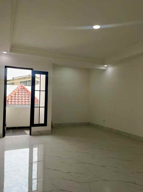 dijual rumah kebon jeruk jakbar