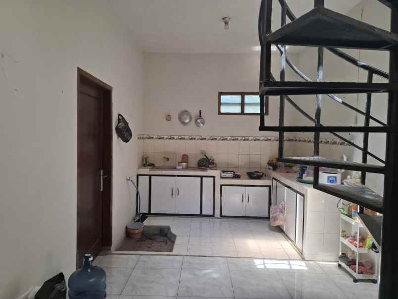 dijual rumah kebonsari