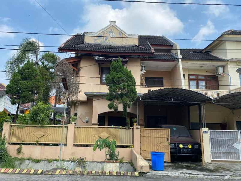 dijual rumah kebraon indah permai