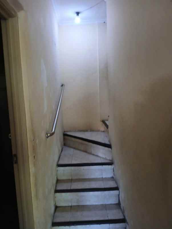 dijual rumah kebraon indah permai