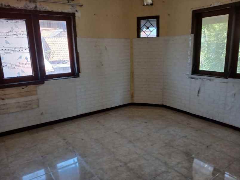 dijual rumah kebraon indah permai