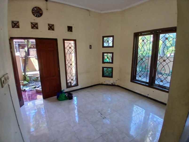 dijual rumah kebraon indah permai