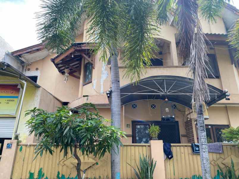 dijual rumah kebraon indah permai