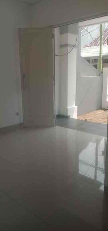 dijual rumah kelapa gading