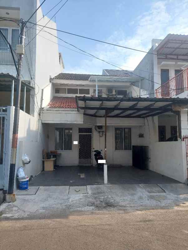 dijual rumah kelapa gading