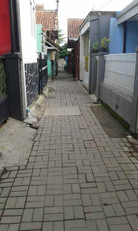 dijual rumah kelurahan cibeber