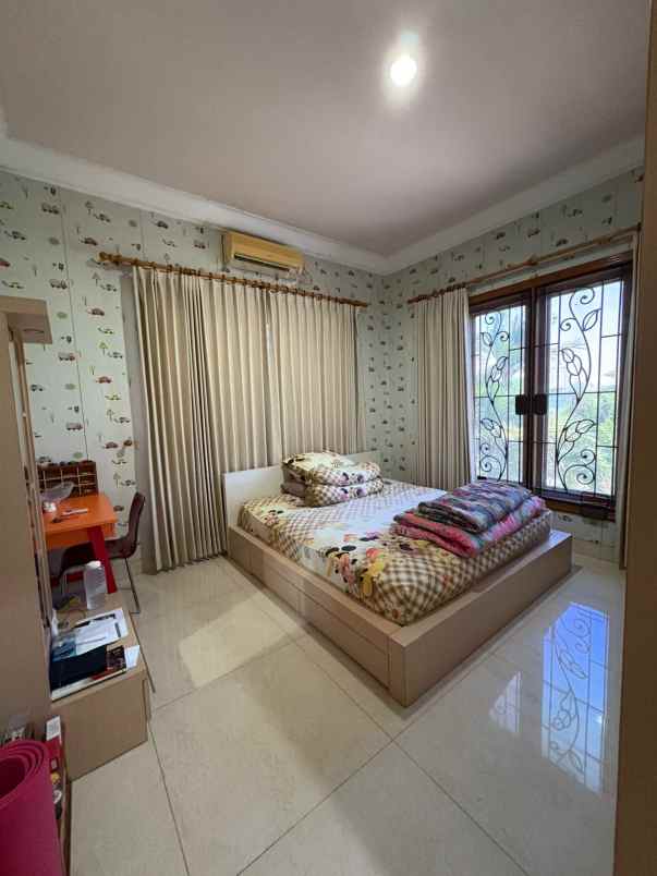 dijual rumah klampis semolo barat