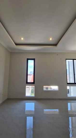 dijual rumah klampis semolo timur