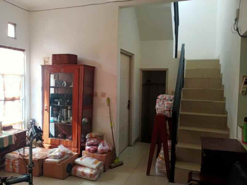 dijual rumah komp graha sariwangi