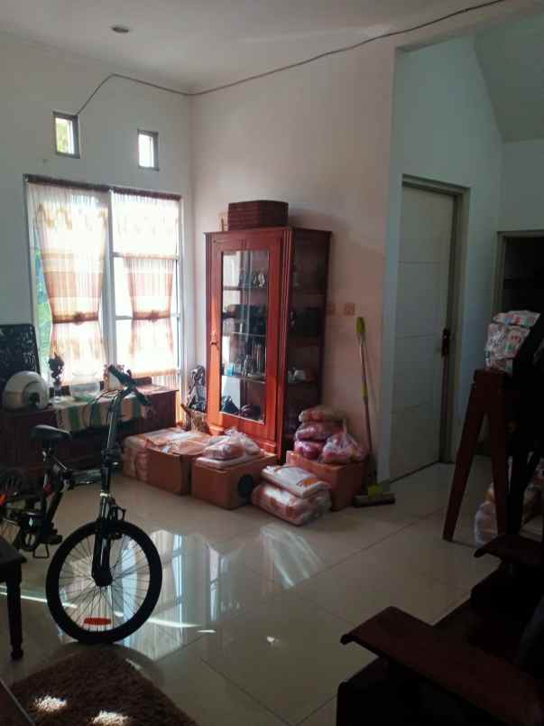 dijual rumah komp graha sariwangi