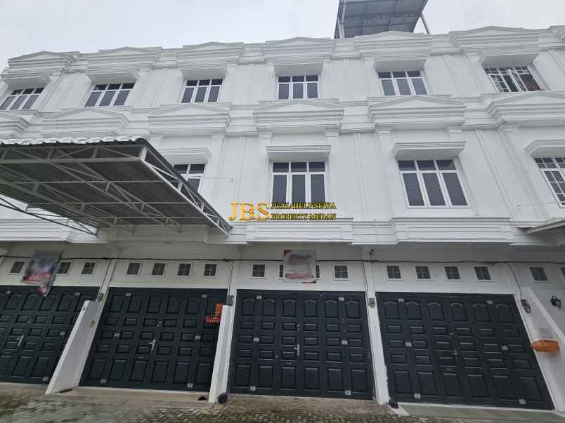 dijual rumah komplek aman estate jalan