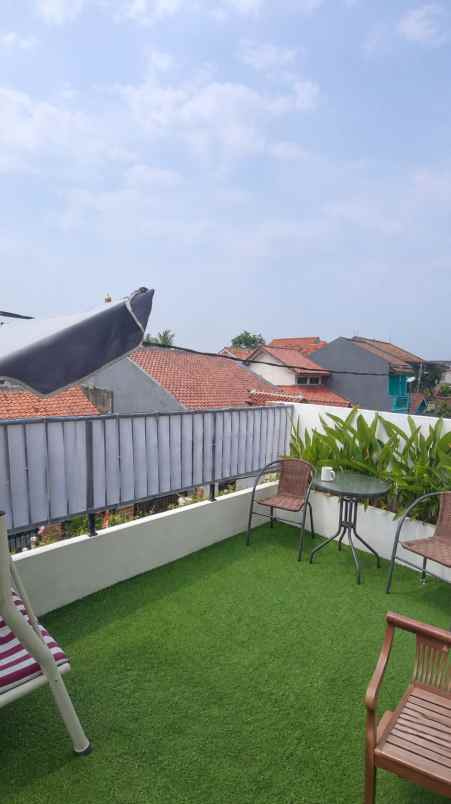 dijual rumah komplek bappenas kedaung
