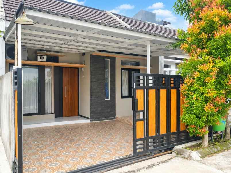 dijual rumah komplek baturaden techno