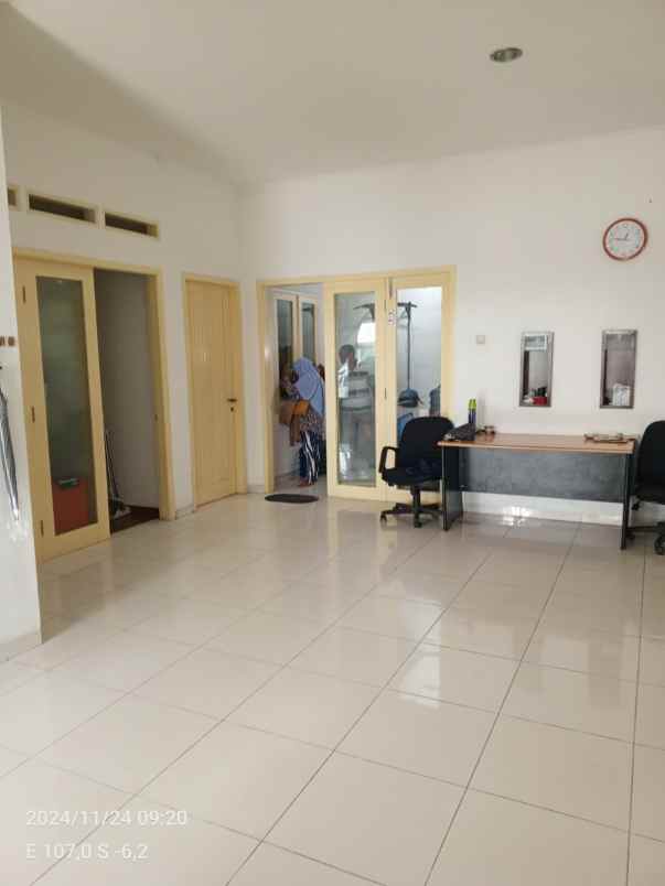 dijual rumah komplek bsk bumi satria