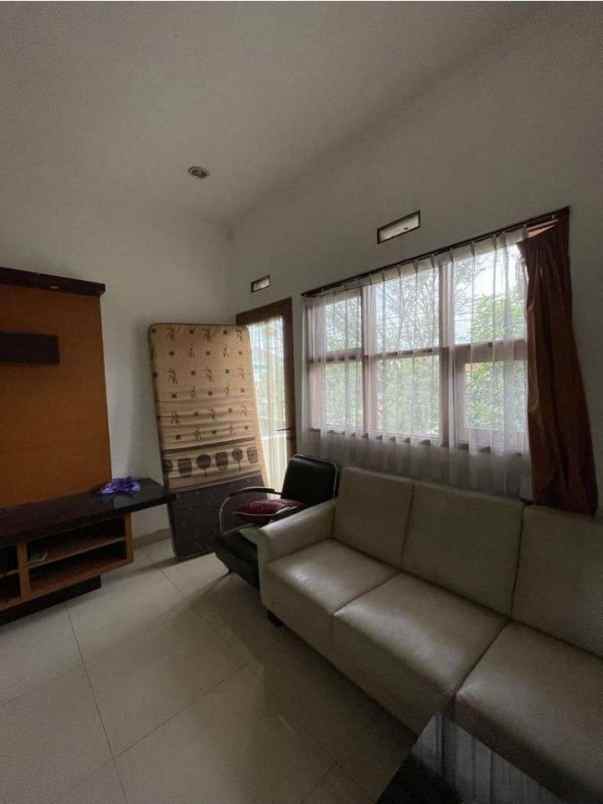 dijual rumah komplek buahbatu regency