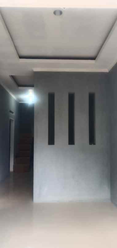 dijual rumah komplek cipageran