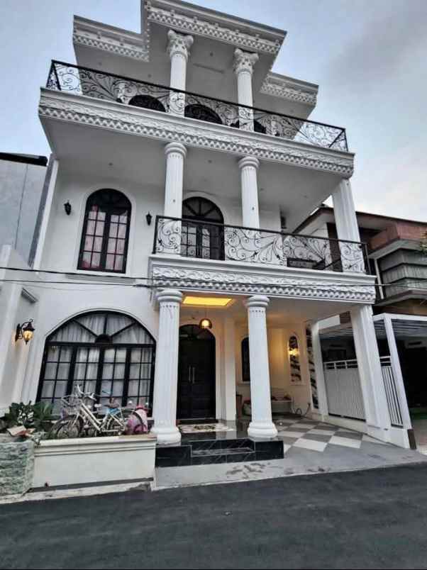 dijual rumah komplek elite pelangi