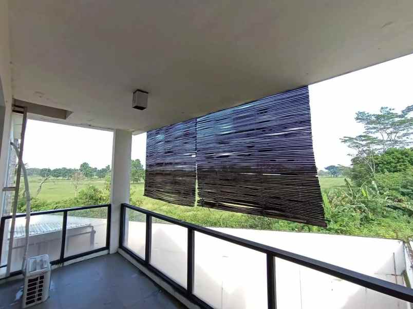 dijual rumah komplek golf barat
