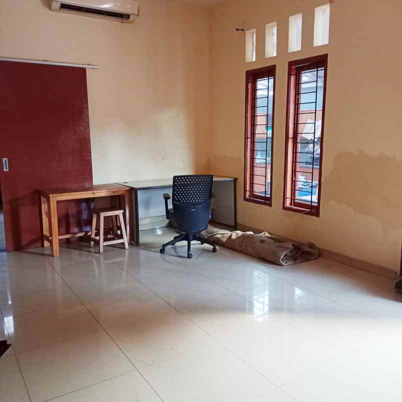 dijual rumah komplek hankam kel