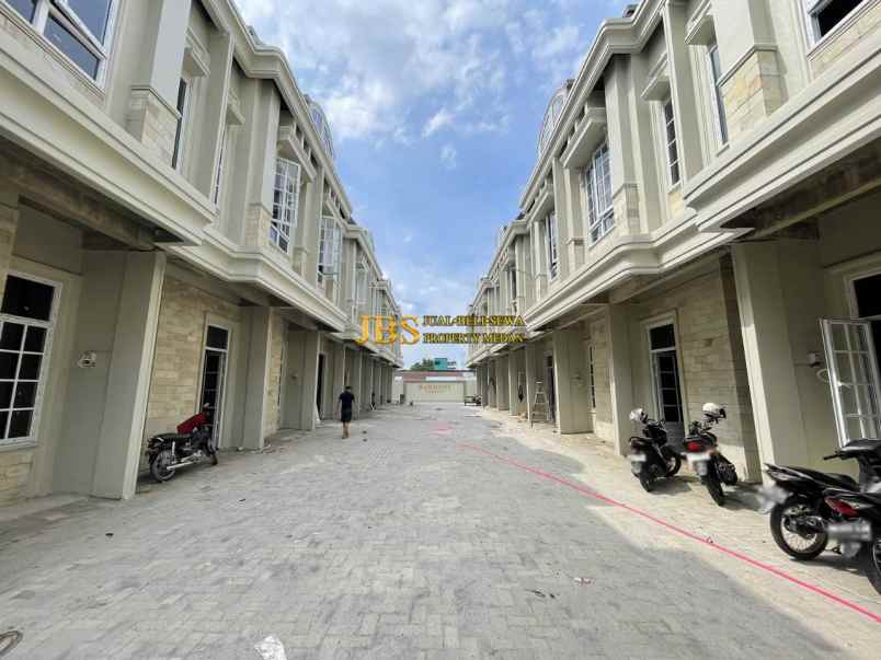 dijual rumah komplek harmoni regency