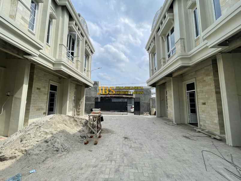 dijual rumah komplek harmoni regency