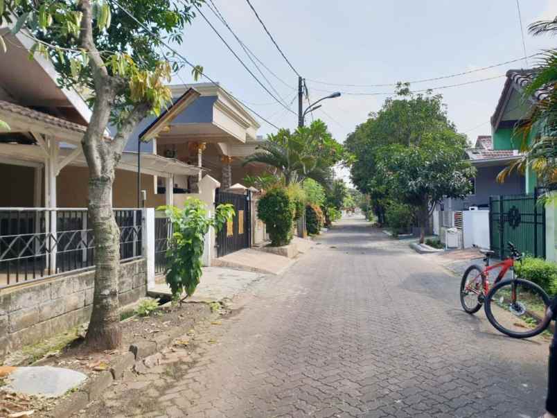 dijual rumah komplek japos graha