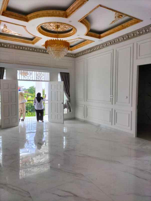 dijual rumah komplek pemda jl cemara gading