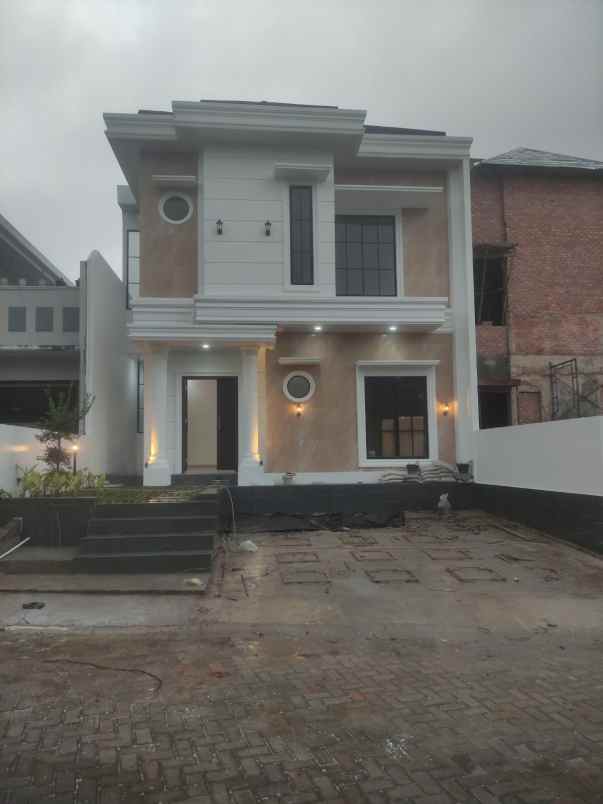 dijual rumah komplek pemda jl cemara gading