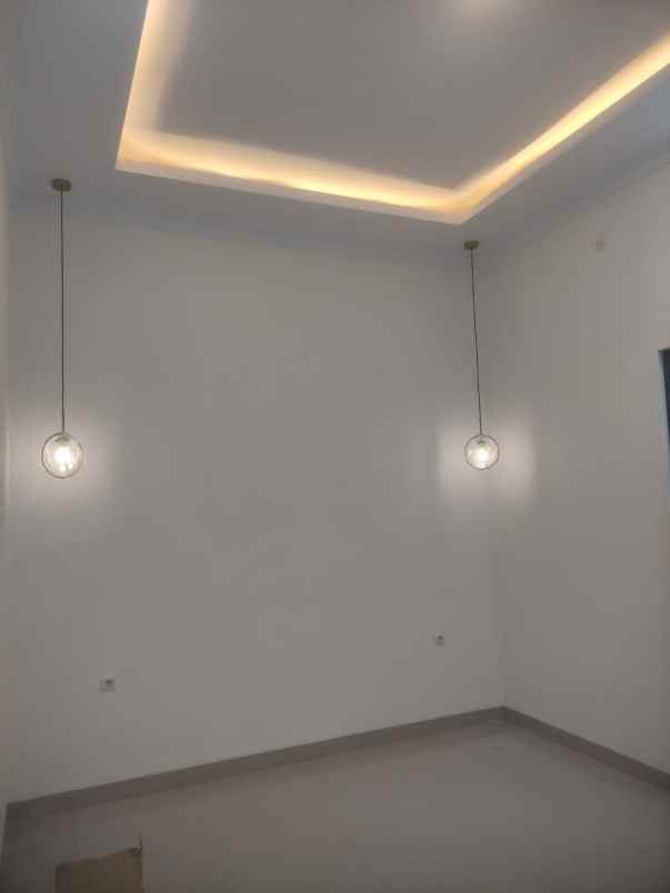 dijual rumah komplek pemda jl cemara gading