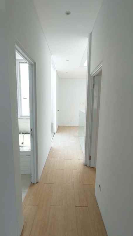 dijual rumah komplek perumahan duta