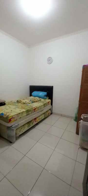 dijual rumah komplek sariwangi