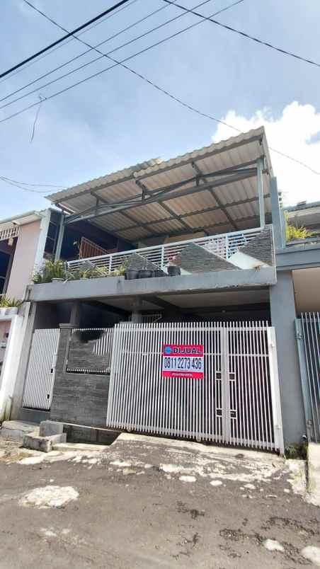 dijual rumah komplek sariwangi