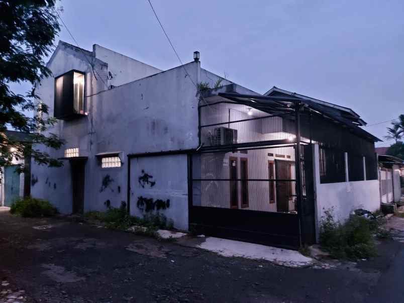 dijual rumah komplek sukamenak indah