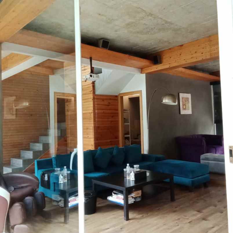 dijual rumah komplek surya setra surya