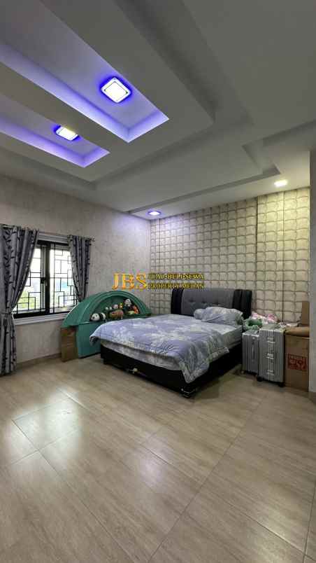 dijual rumah komplek tata residence