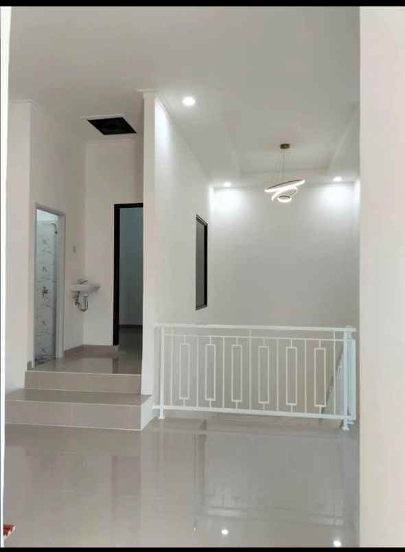 dijual rumah kota harapan indah bekasi