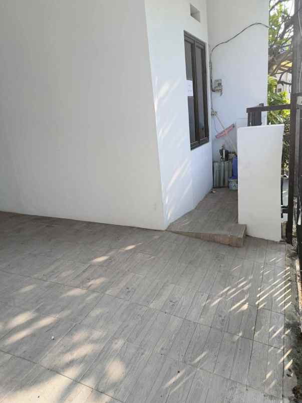 dijual rumah kota harapan indah bekasi