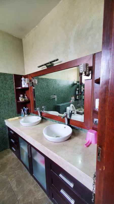 dijual rumah kotawisata gunun putri