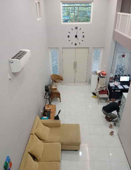 dijual rumah kutisari indah