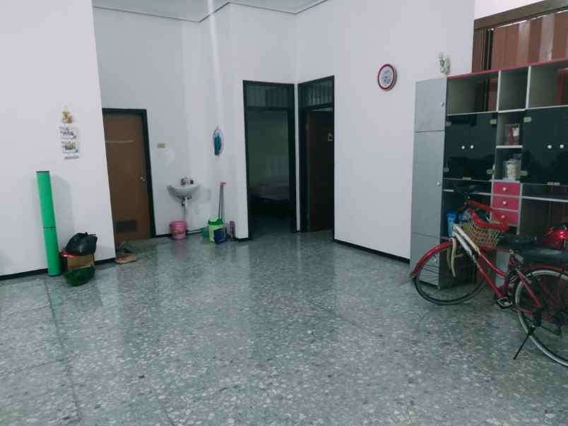 dijual rumah kutisari indah